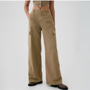 GAP Beige Baggy Cargo Pants